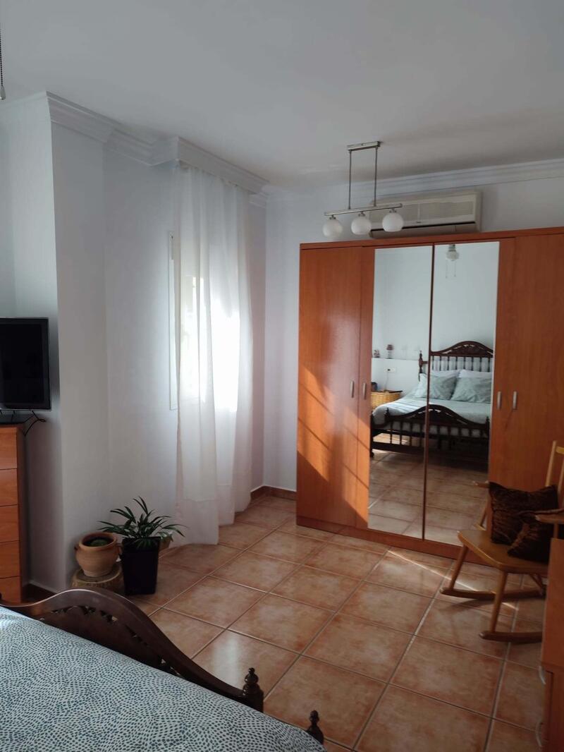 6 slaapkamer Gezinswoning Te koop