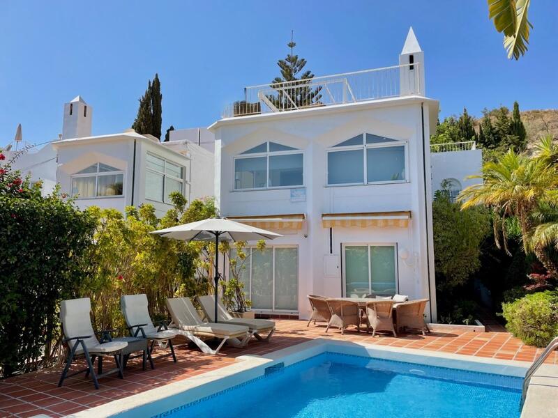 Villa til salgs i Nerja, Málaga