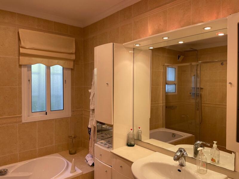 4 Cuarto Villa en venta