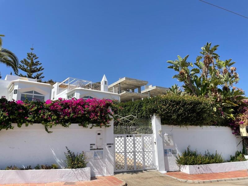 4 Cuarto Villa en venta