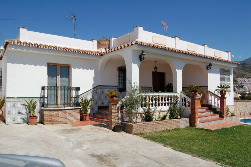 Villa à louer à long terme dans Nerja, Málaga