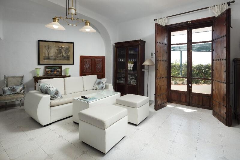 6 bedroom Villa for sale