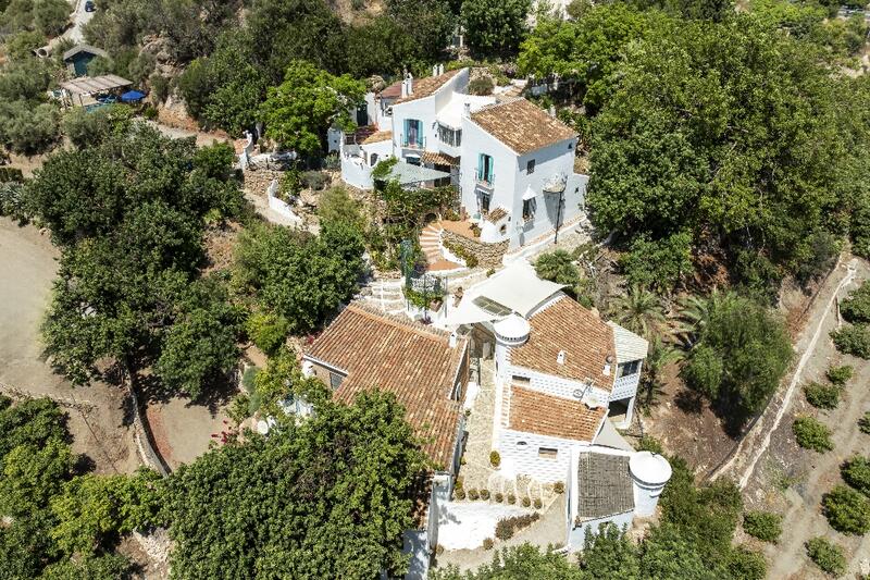 6 bedroom Villa for sale