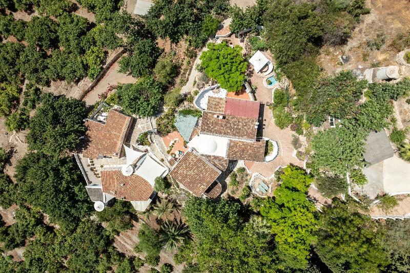 6 bedroom Villa for sale