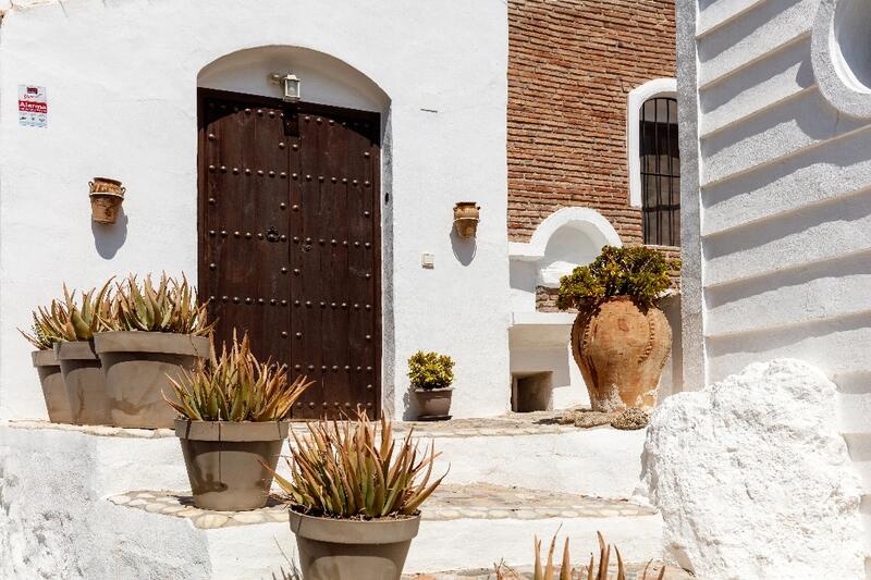 6 bedroom Villa for sale