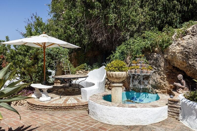 6 bedroom Villa for sale