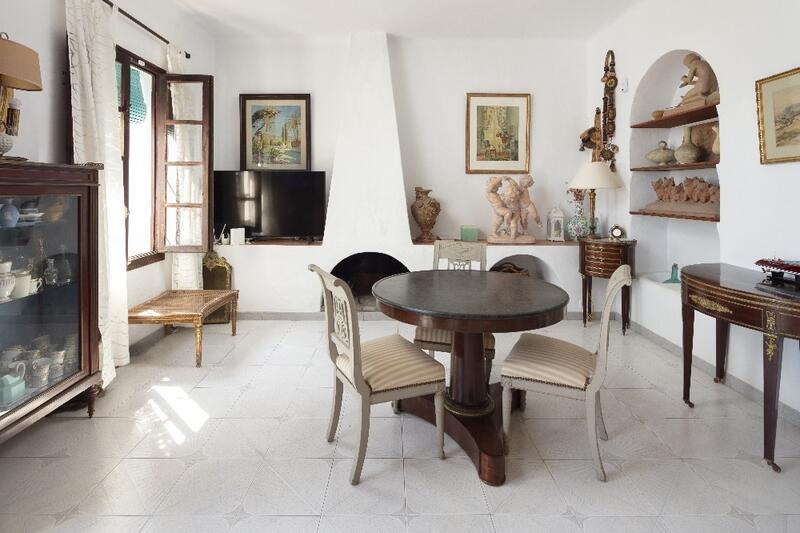 6 bedroom Villa for sale