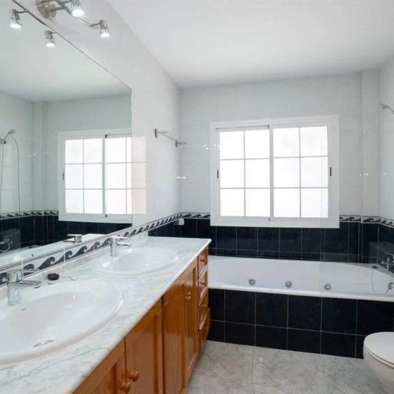 6 slaapkamer Villa Te koop