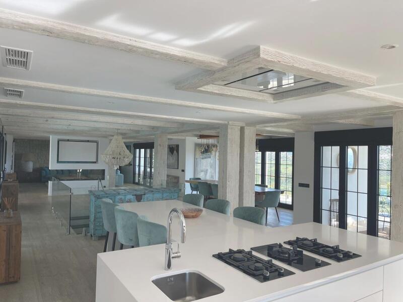 6 bedroom Villa for sale