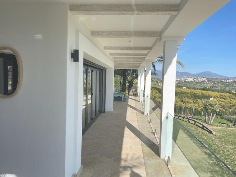 6 bedroom Villa for sale