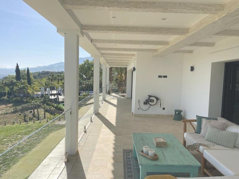 6 bedroom Villa for sale