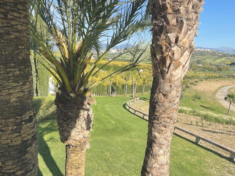 6 bedroom Villa for sale