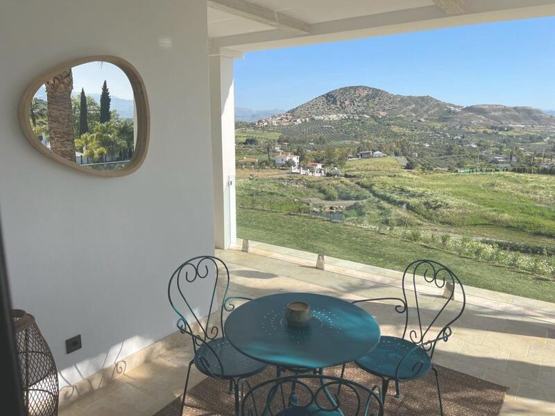 6 bedroom Villa for sale