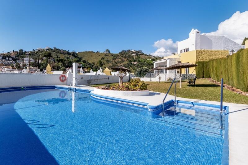 Duplex for sale in Nerja, Málaga