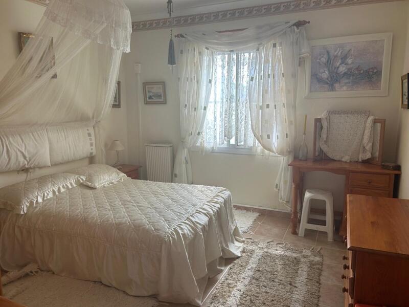 3 bedroom Country House for sale