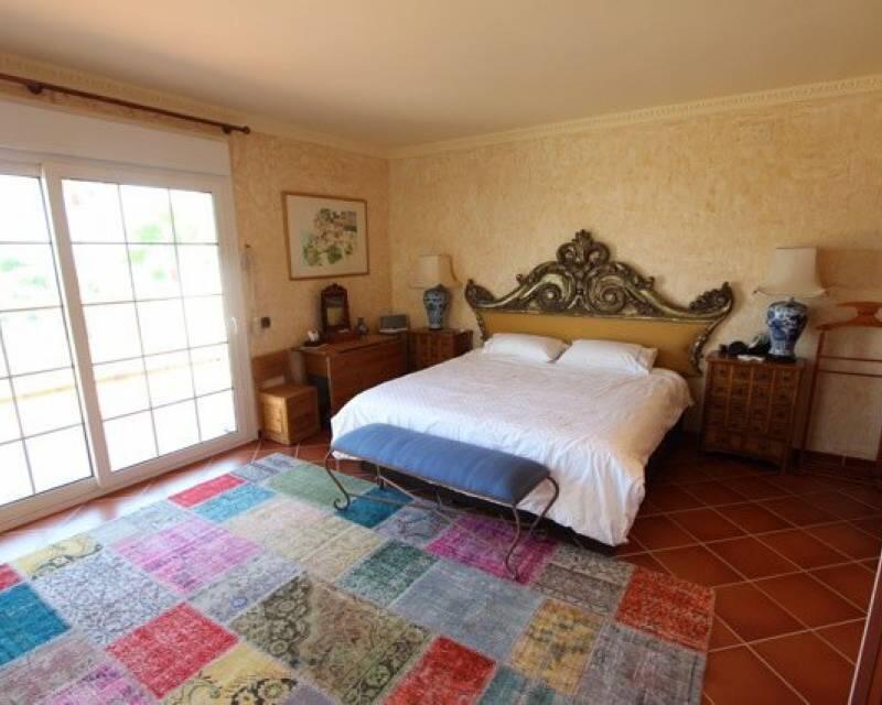 4 спальная комната вилла продается