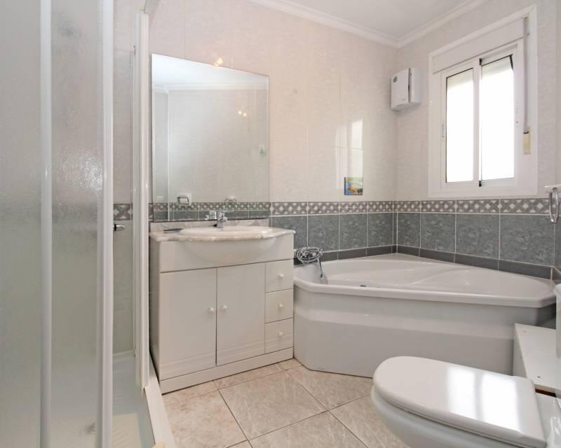 4 Cuarto Villa en venta