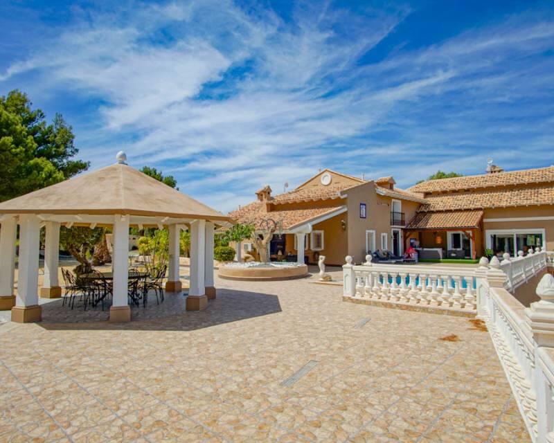 Villa zu verkaufen in La Nucia, Alicante