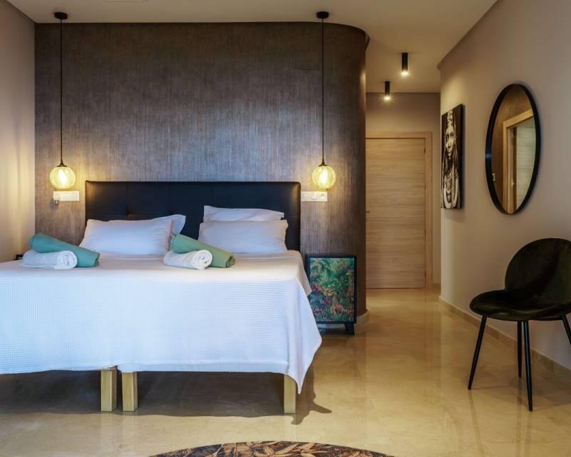 6 bedroom Apartment for sale