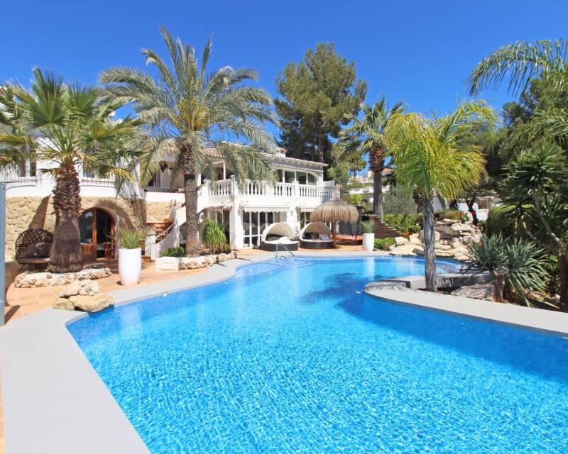 5 bedroom Villa for sale