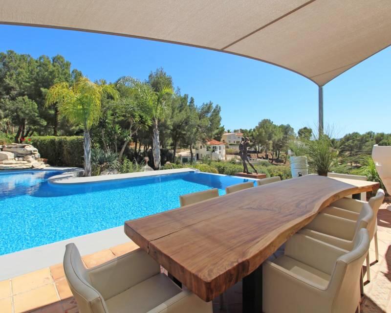 5 bedroom Villa for sale