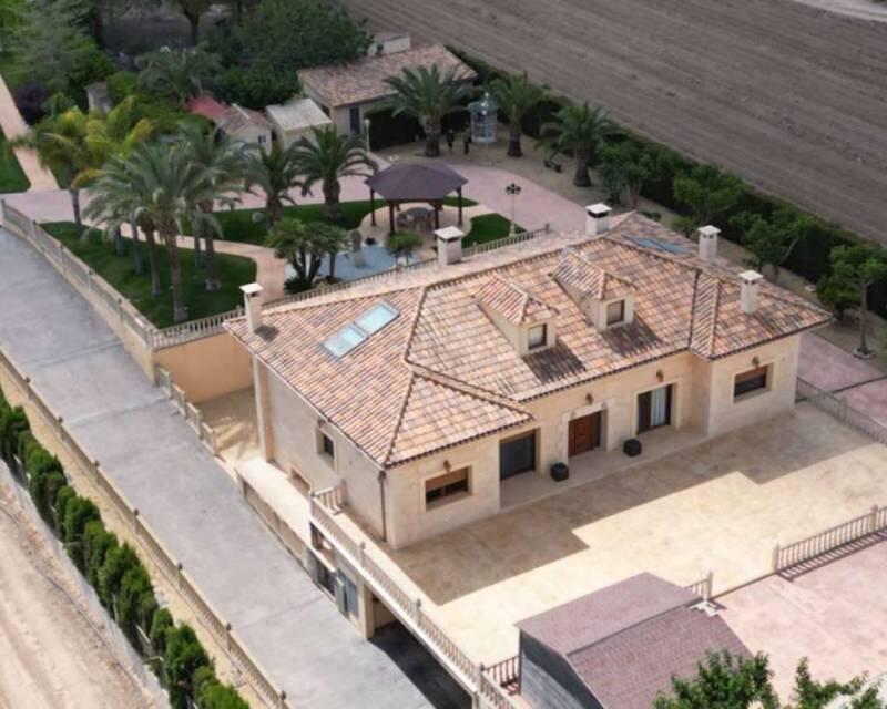5 спальная комната вилла продается