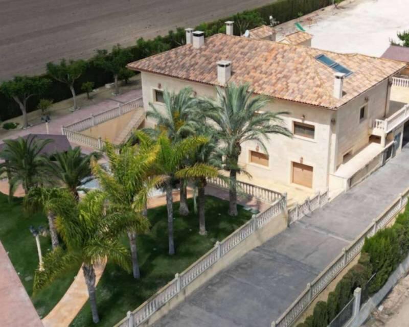 5 спальная комната вилла продается