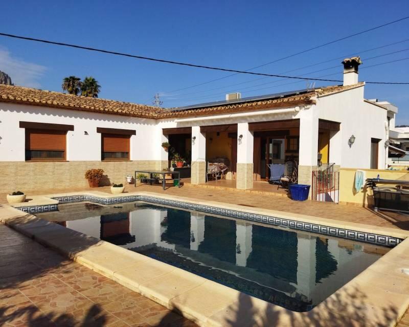 Villa Te koop in Calpe, Alicante