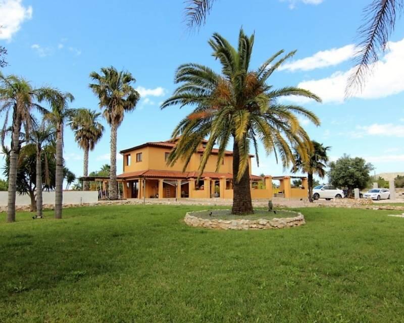 5 bedroom Villa for sale
