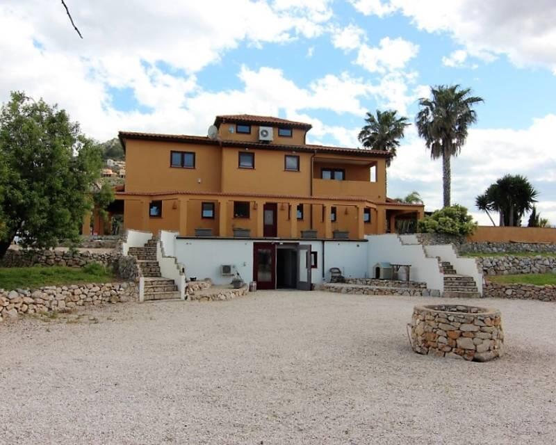 5 bedroom Villa for sale