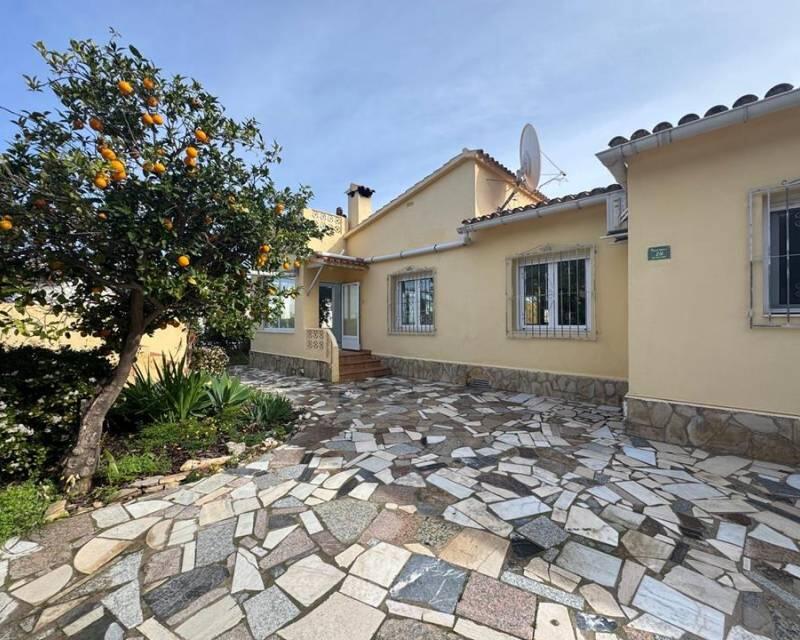 6 Cuarto Villa en venta
