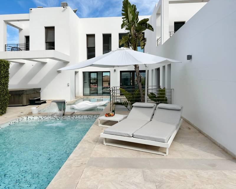 5 bedroom Villa for sale