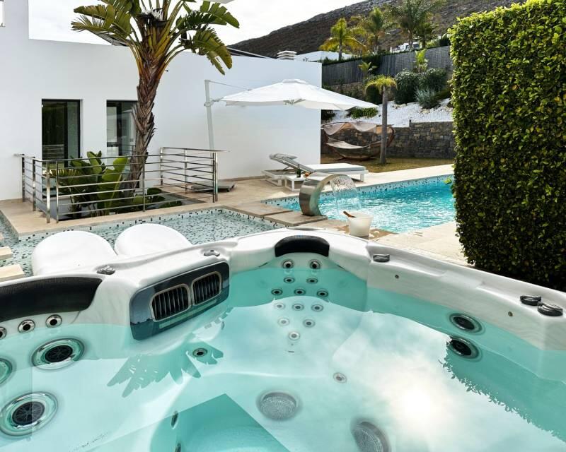 5 bedroom Villa for sale