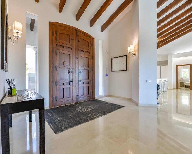 8 bedroom Villa for sale