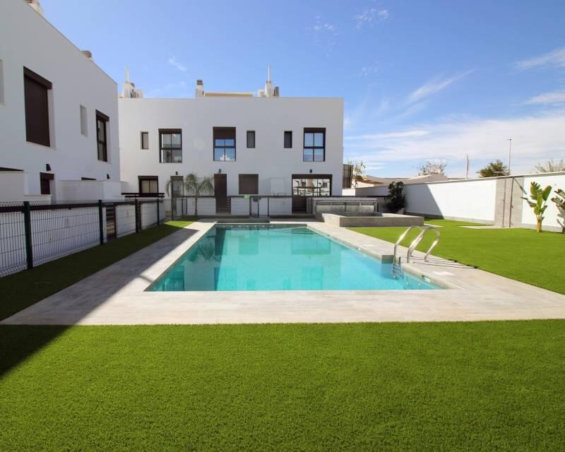 Villa for sale in Pilar de la Horadada, Alicante