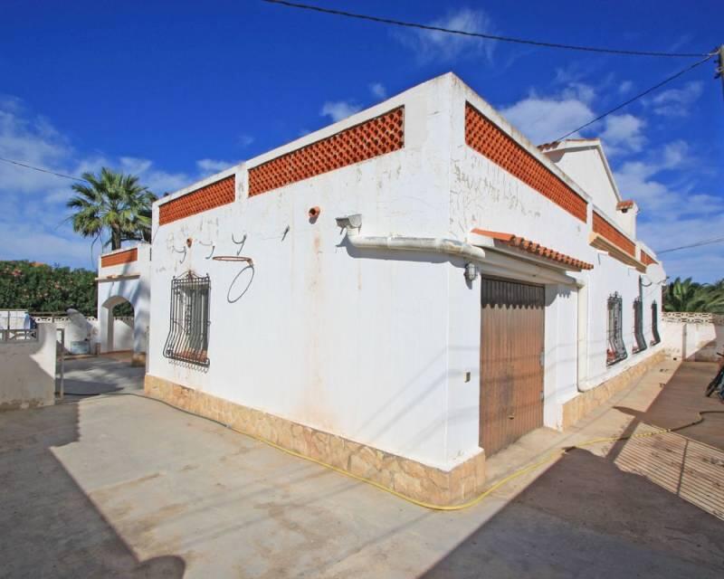9 bedroom Villa for sale
