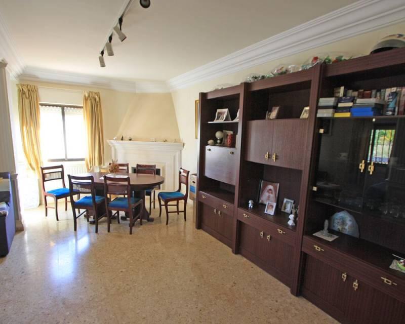 9 bedroom Villa for sale