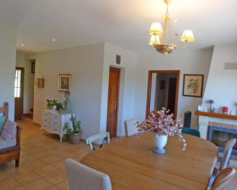 10 bedroom Villa for sale