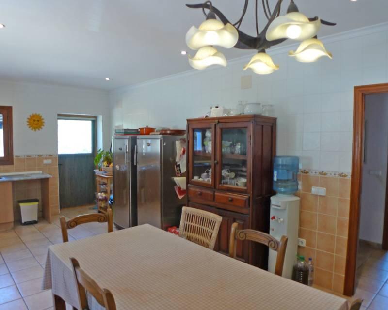 10 bedroom Villa for sale