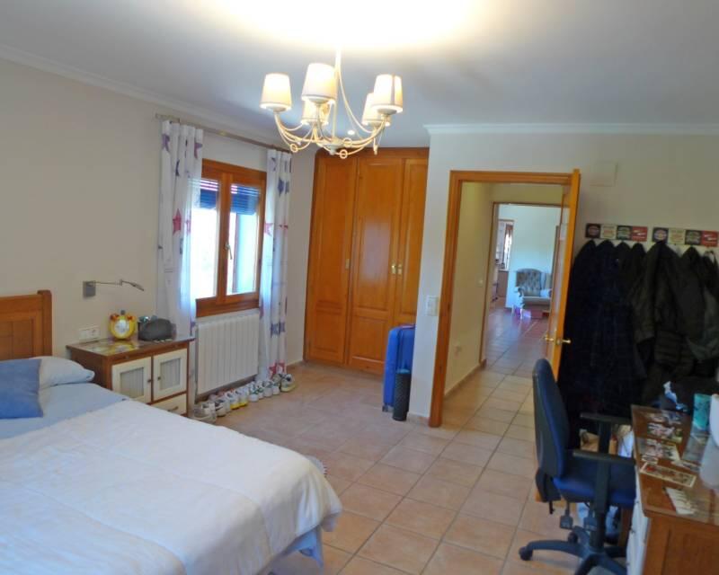10 bedroom Villa for sale