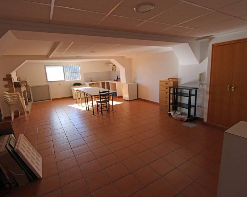 7 soveværelse Landsted til salg