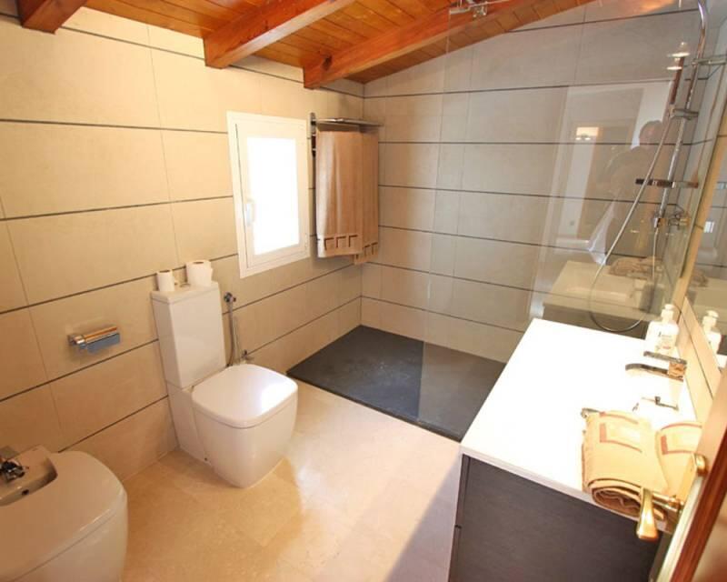 8 Cuarto Villa en venta
