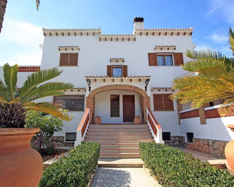 Villa til salg i Denia, Alicante