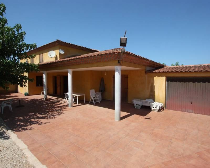 6 bedroom Villa for sale