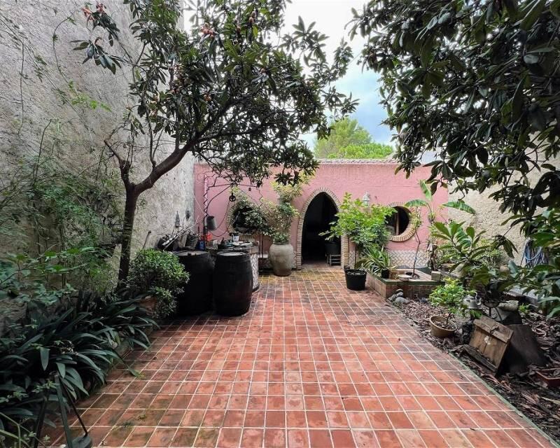 5 bedroom Country House for sale