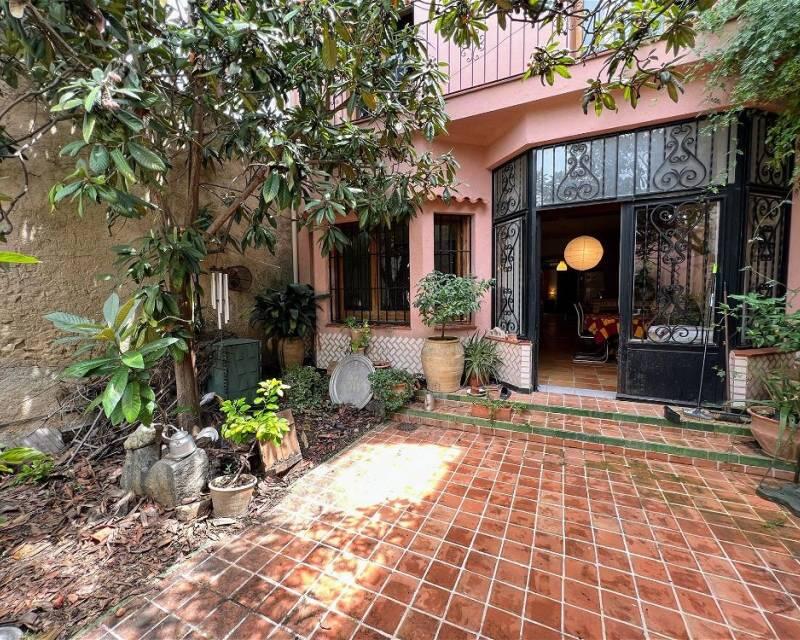 5 bedroom Country House for sale