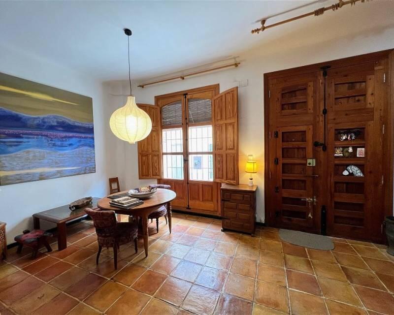 5 bedroom Country House for sale