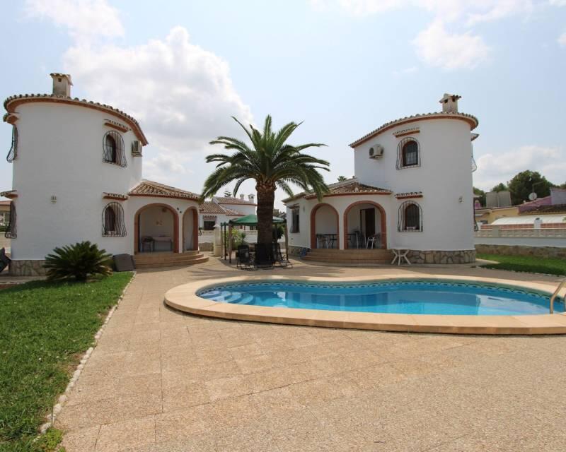 6 Cuarto Villa en venta