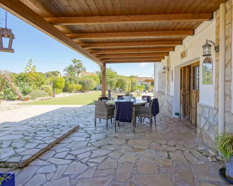 6 bedroom Villa for sale