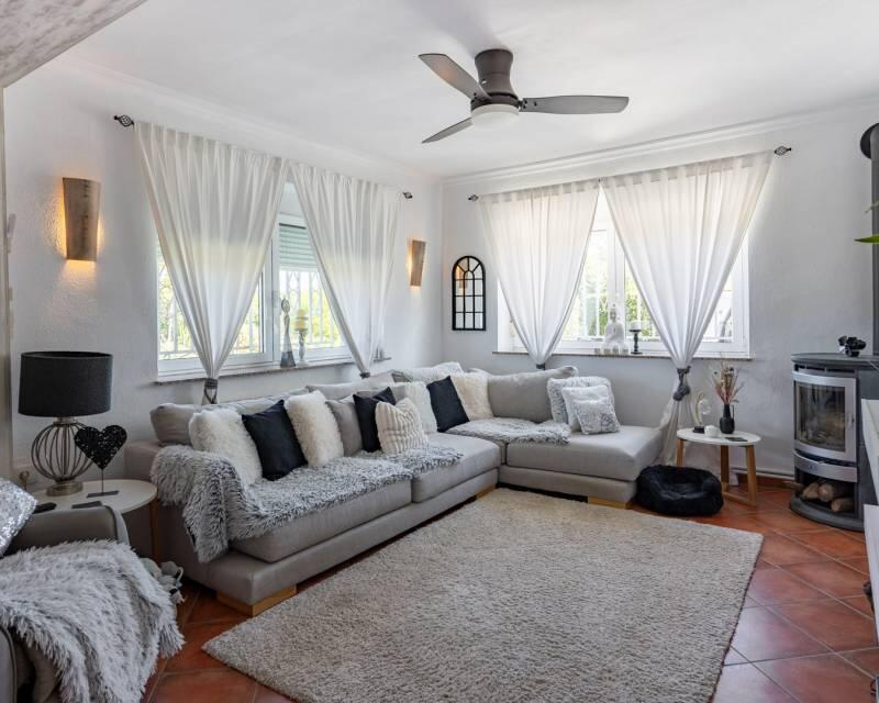 6 bedroom Villa for sale